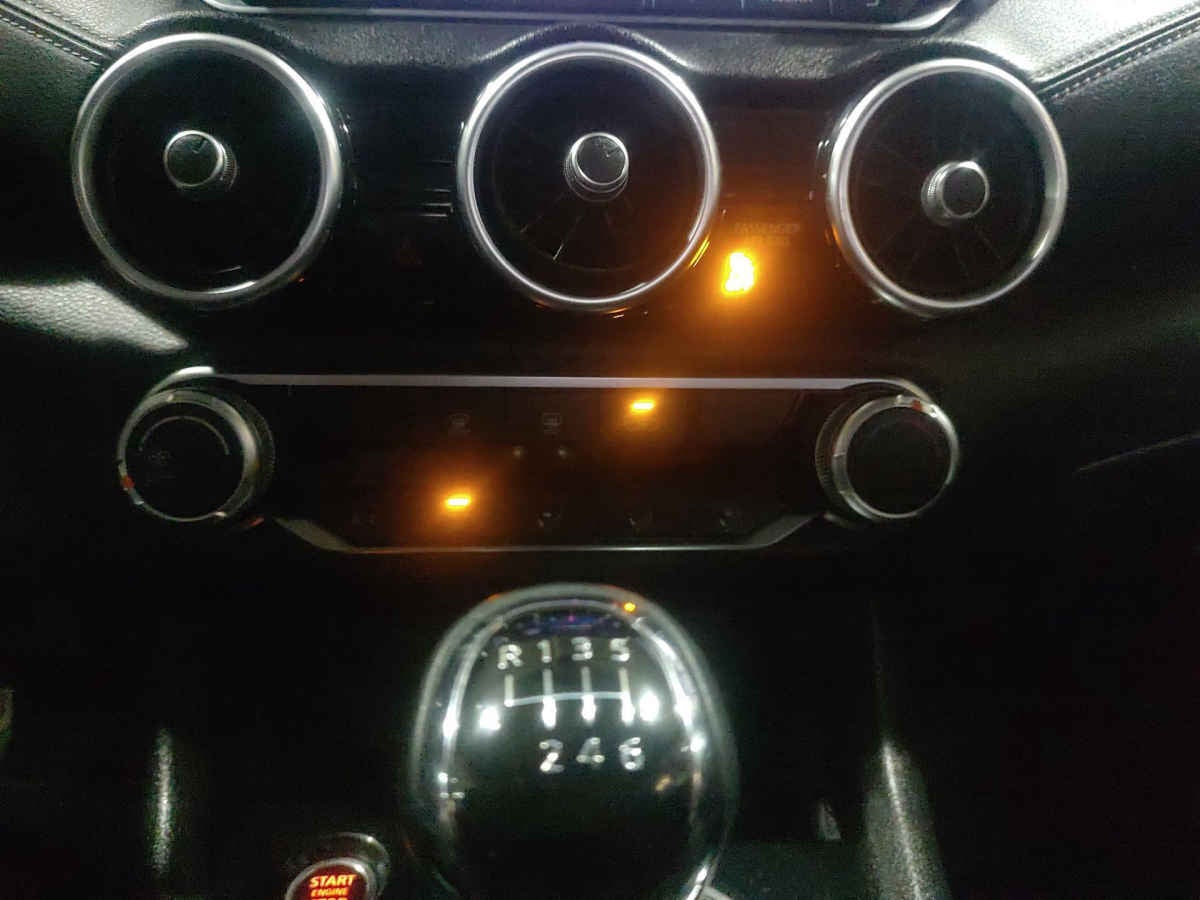 2023 Nissan Sentra 4p SR Bi-tono L4/2.0 Aut