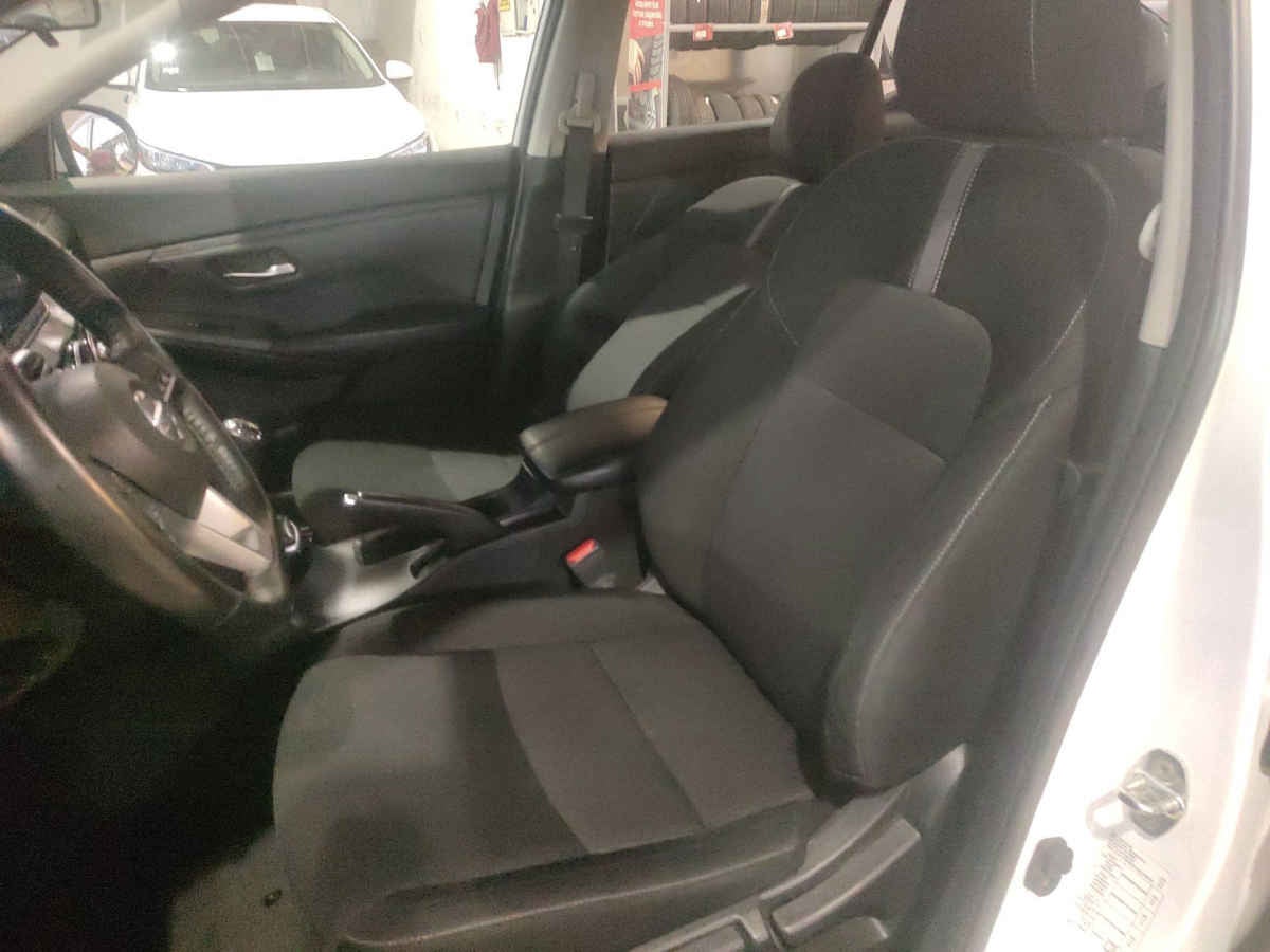 2023 Nissan Sentra 4p SR Bi-tono L4/2.0 Aut