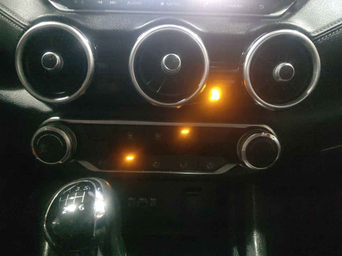 2023 Nissan Sentra 4p SR Bi-tono L4/2.0 Aut