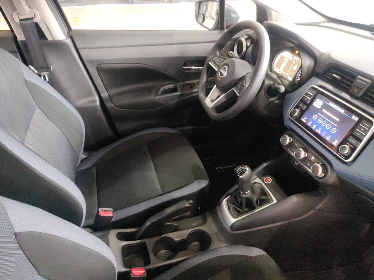 2025 Nissan Versa 4p Advance L4/1.6 Man