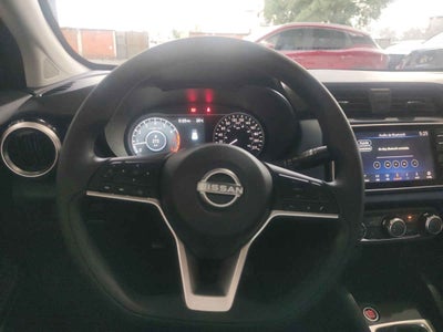2025 Nissan Versa 4p Advance L4/1.6 Man