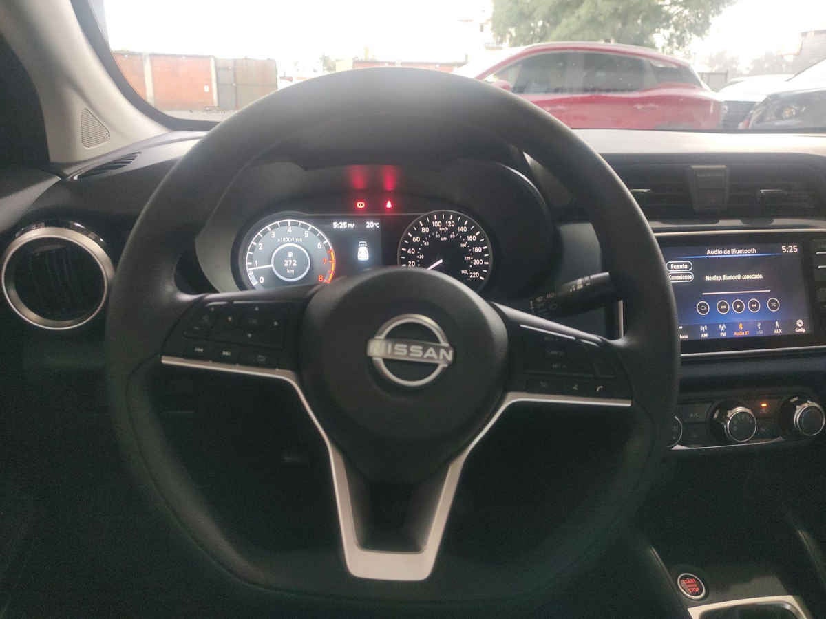 2025 Nissan Versa 4p Advance L4/1.6 Man