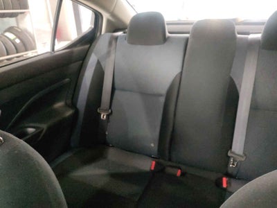 2025 Nissan Versa 4p Advance L4/1.6 Man