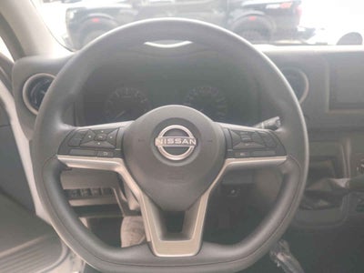 2026 Nissan Urvan 4p Amplia L4/2.5 Man Ventanas