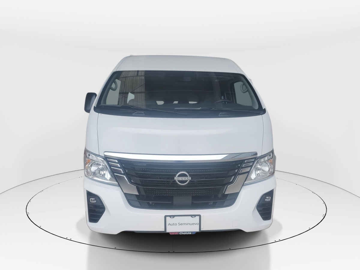 2026 Nissan Urvan 4p Amplia L4/2.5 Man Ventanas