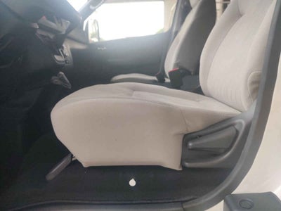 2026 Nissan Urvan 4p Amplia L4/2.5 Man Ventanas