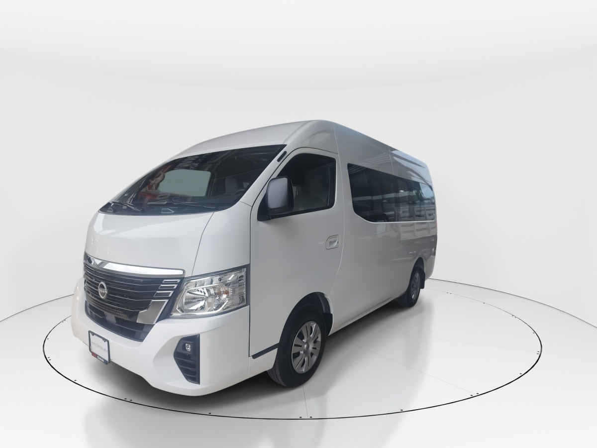 2026 Nissan Urvan 4p Amplia L4/2.5 Man Ventanas