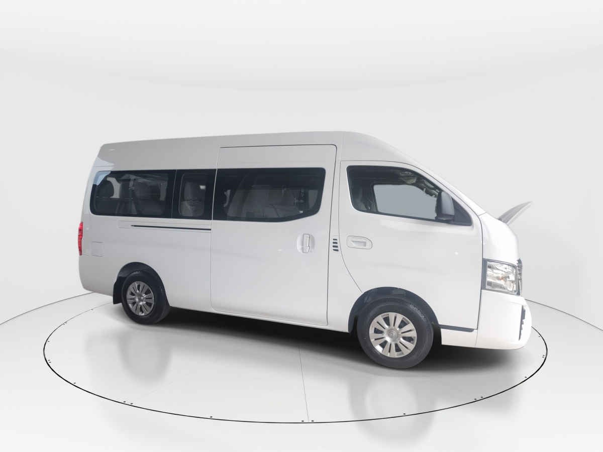 2026 Nissan Urvan 4p Amplia L4/2.5 Man Ventanas