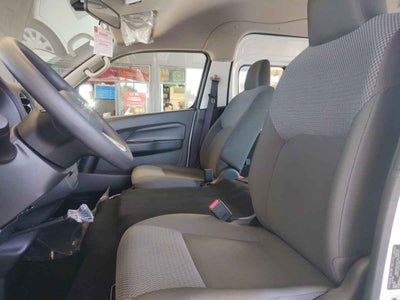 2026 Nissan Urvan 4p Amplia L4/2.5 Man