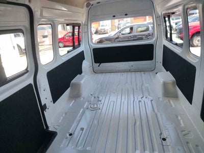 2026 Nissan Urvan 4p Amplia L4/2.5 Man