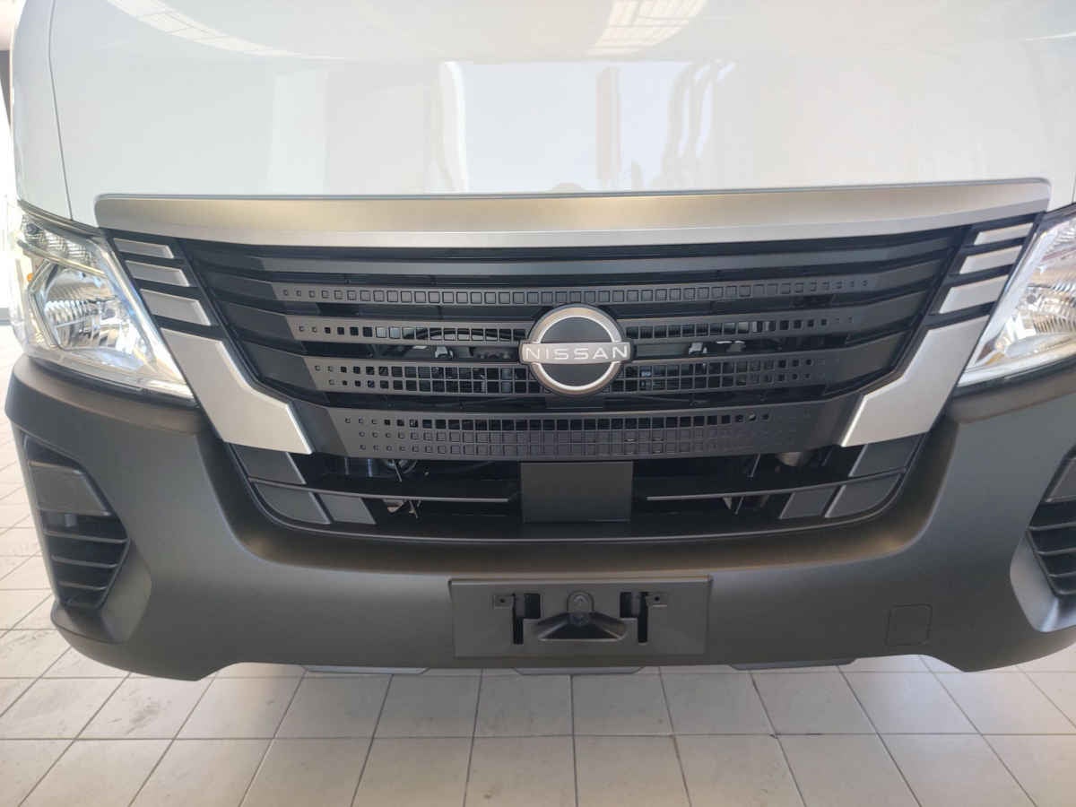 2026 Nissan Urvan 4p Amplia L4/2.5 Man