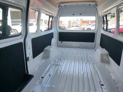 2026 Nissan Urvan 4p Amplia L4/2.5 Man