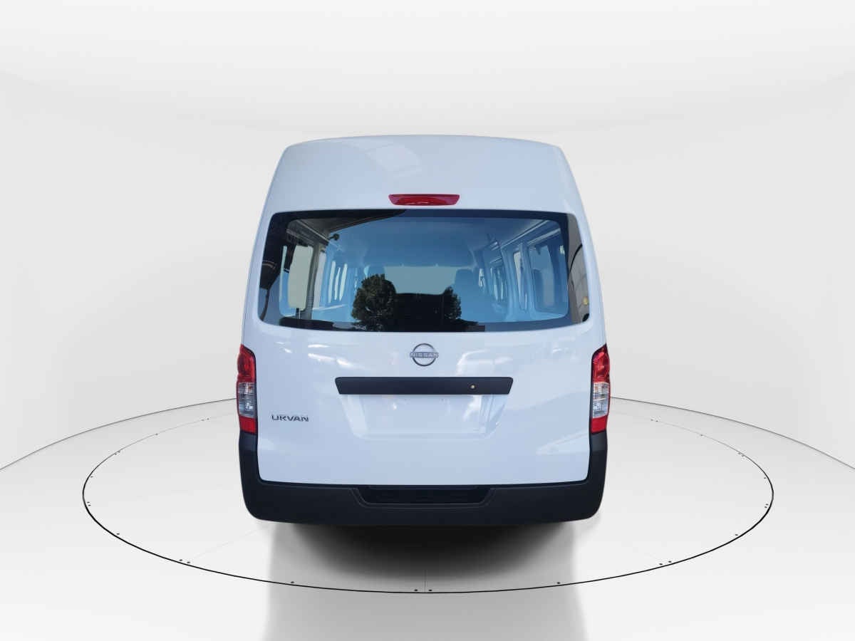 2026 Nissan Urvan 4p Amplia L4/2.5 Man