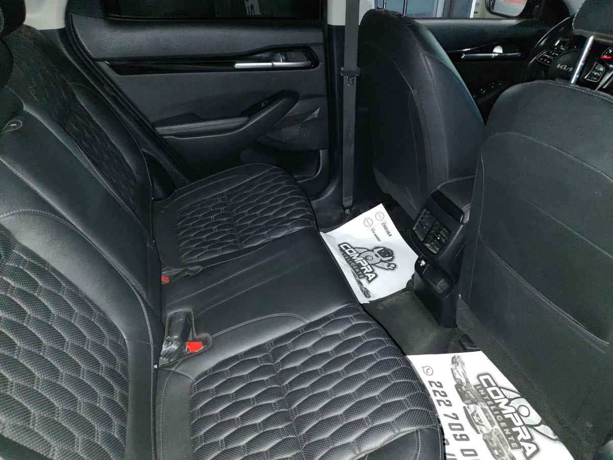 2022 Kia SELTOS 5p SX 1.6 L MPI L4 TA 6 Vel A/AC Piel 5 pas RA-17"