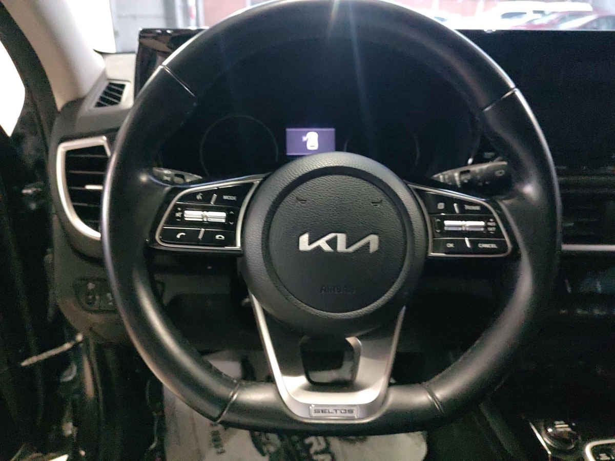 2022 Kia SELTOS 5p SX 1.6 L MPI L4 TA 6 Vel A/AC Piel 5 pas RA-17"