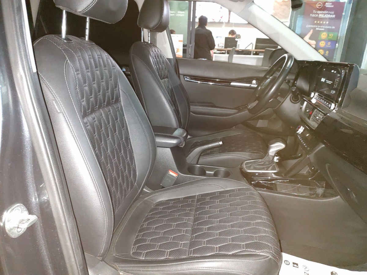 2022 Kia SELTOS 5p SX 1.6 L MPI L4 TA 6 Vel A/AC Piel 5 pas RA-17"